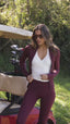 Vita Fitness Primera Capa Mujer Darling Jacket Burgundy – Chaqueta Entallada con Tela Airlift y Cierre Frontal